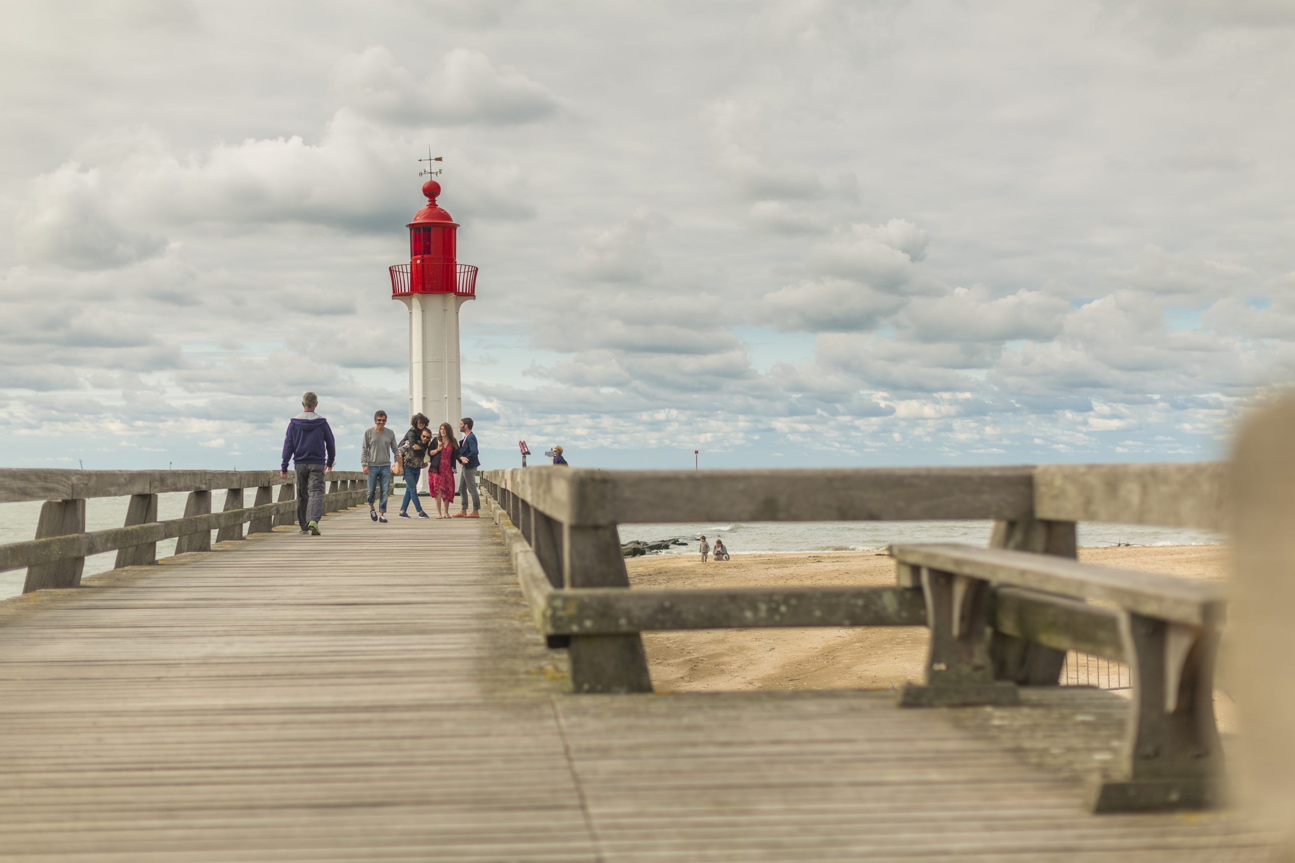 https://www.chez-agnes-normandie.fr/app/uploads/2023/11/Jetee_Trouville-sur-Mer-Vincent_Rustuel___Calvados_Attractivite-4019-scaled.jpg