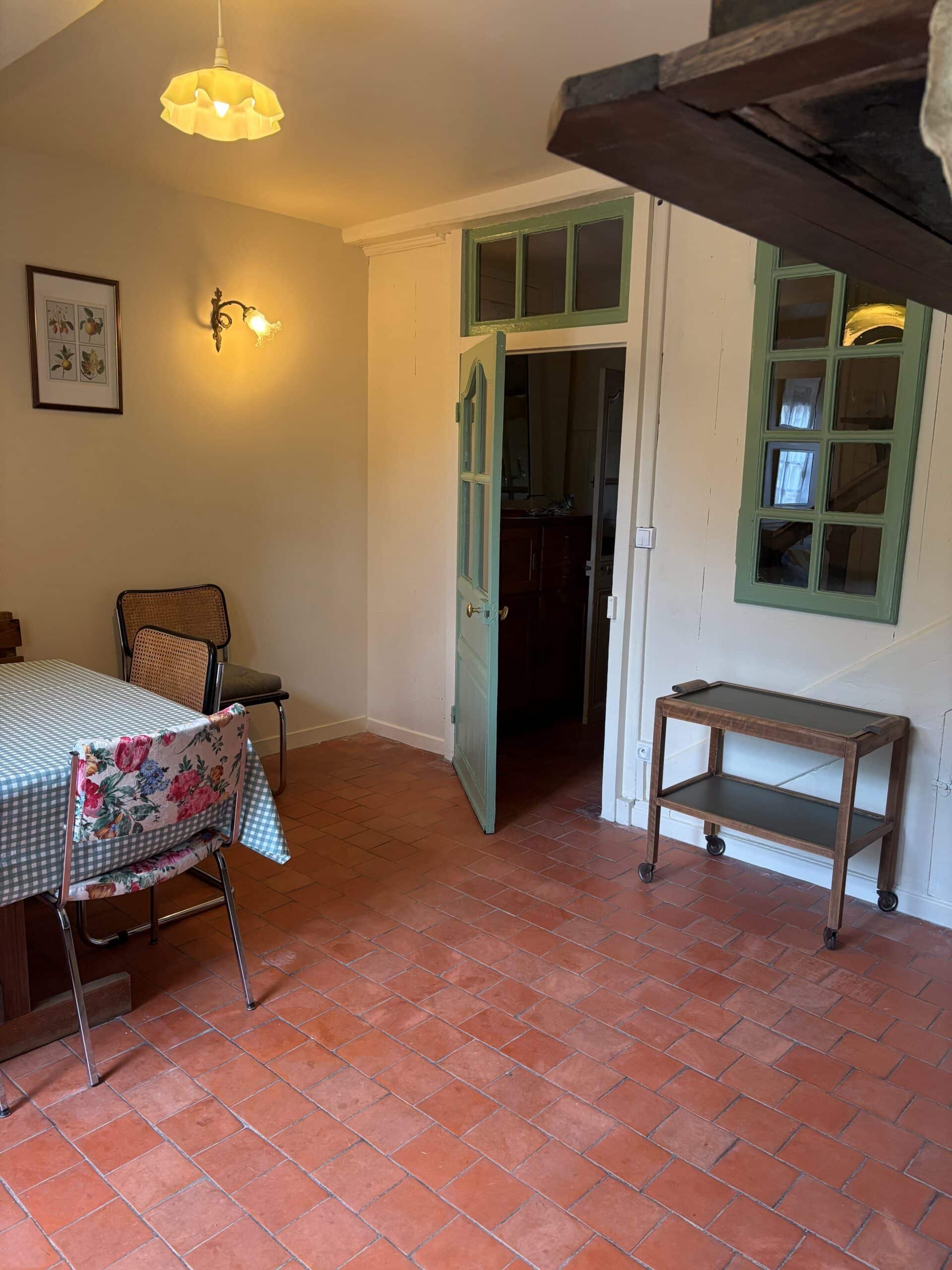 https://www.chez-agnes-normandie.fr/app/uploads/2026/08/salle-a-manger-1-scaled.jpg