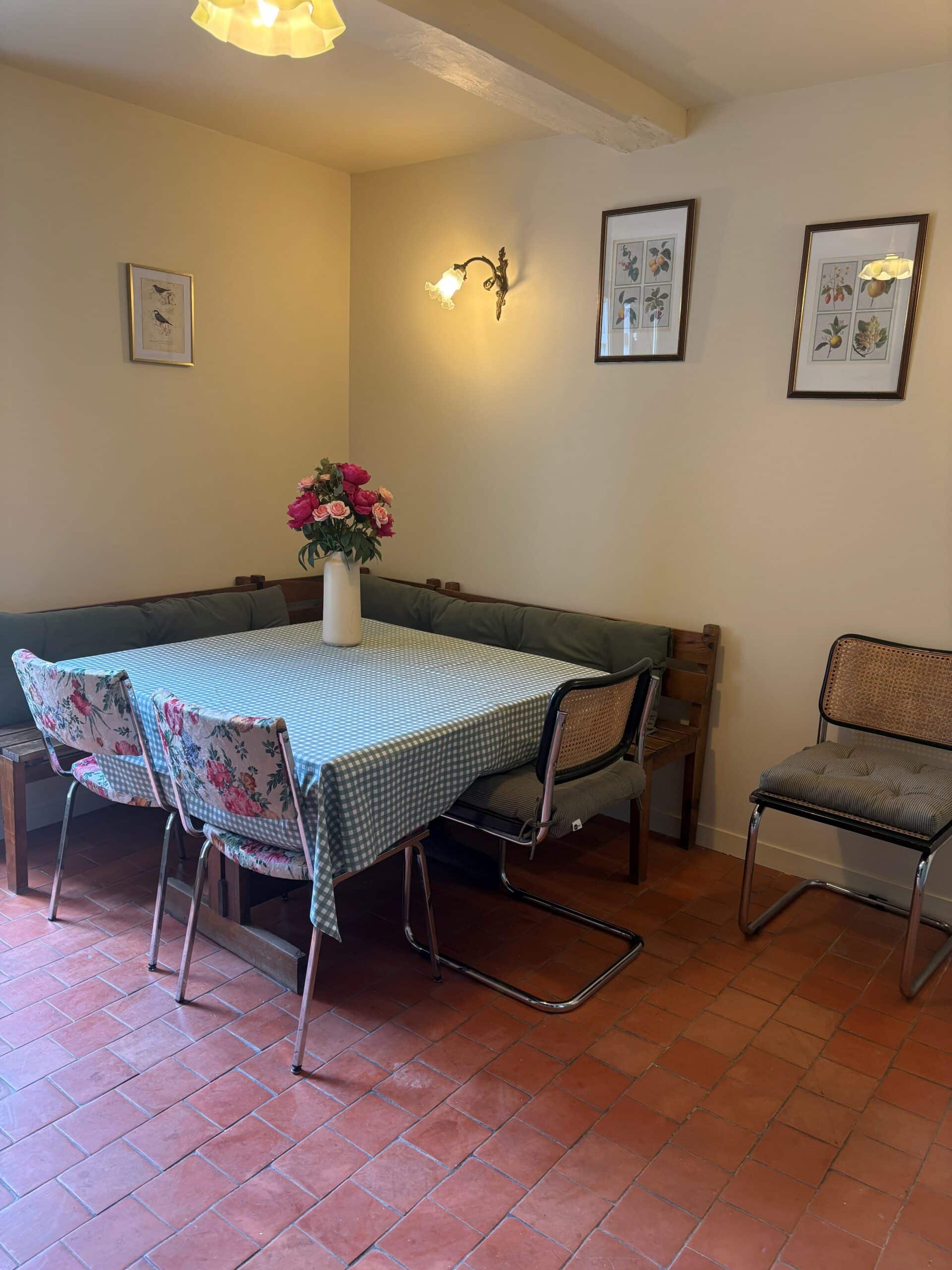 https://www.chez-agnes-normandie.fr/app/uploads/2026/08/salle-a-manger-3-scaled.jpg